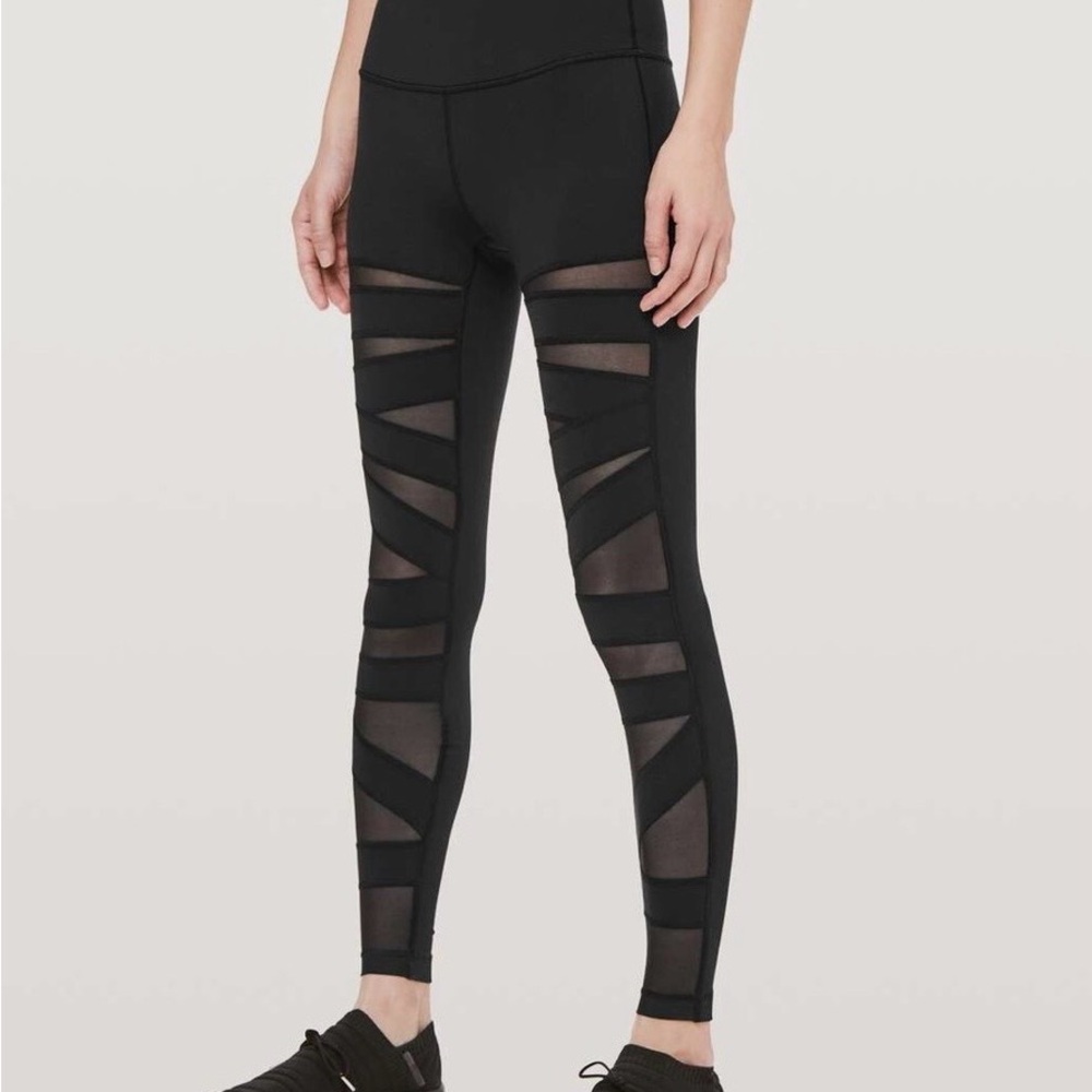 LULULEMON WUNDER UNDER SZ 4